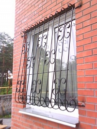 Решетка на окно 3  от производителя Клинские двери